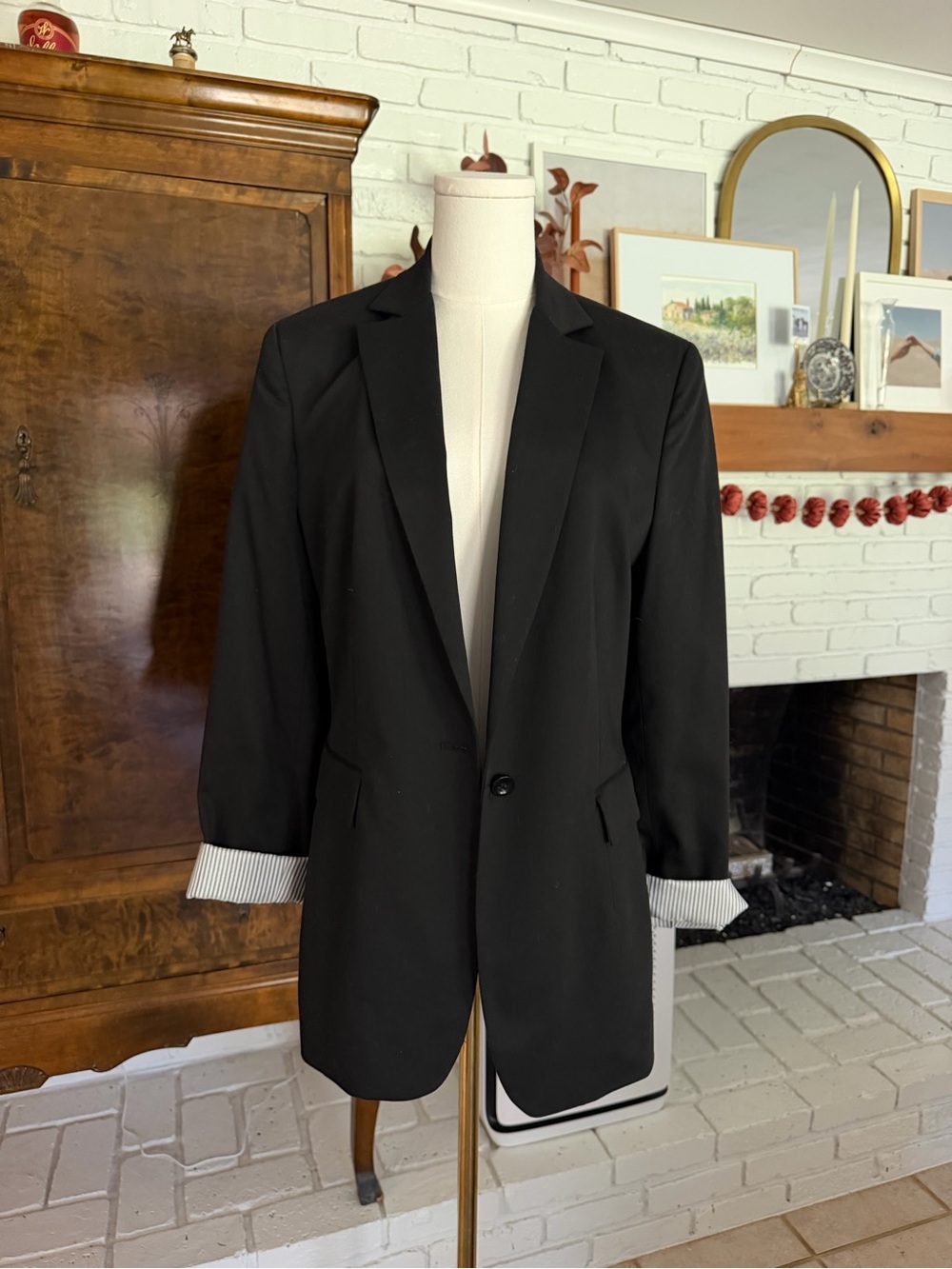 Vintage Express Black Women’s Single-Button Blazer with Grey & White Stripe Cuff